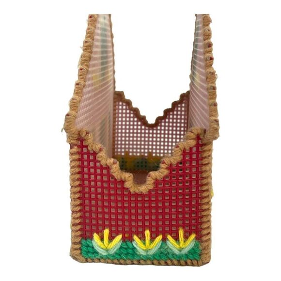 Handmade Plastic Canvas Red House Napkin Holder Country Cottage Core Boho Kitsch - Picture 7 of 9